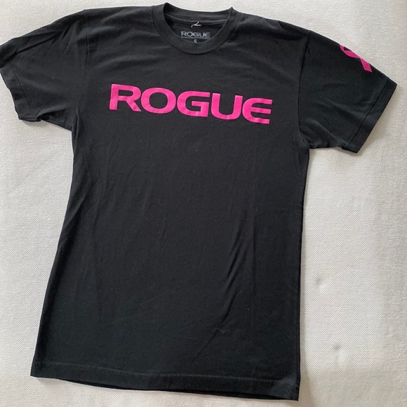 Rogue Tops Womens Rogue Fitness Tshirt Breast Cancer Poshmark